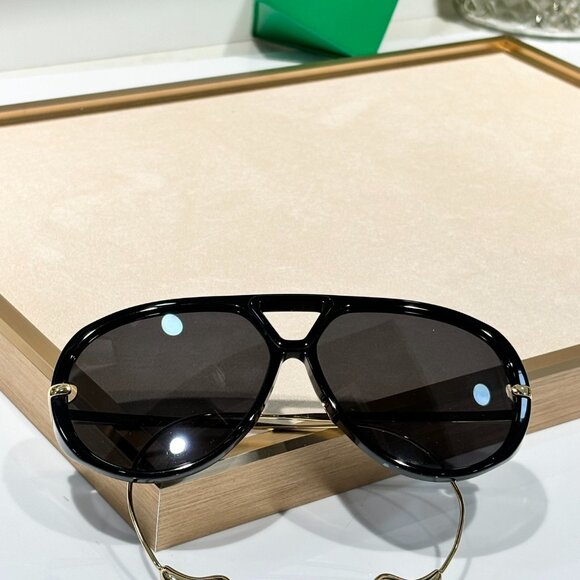 BOTTEGA VENETA Sunglasses main image 7